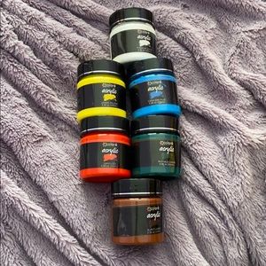 6 3.38 oz of Acrylic paint